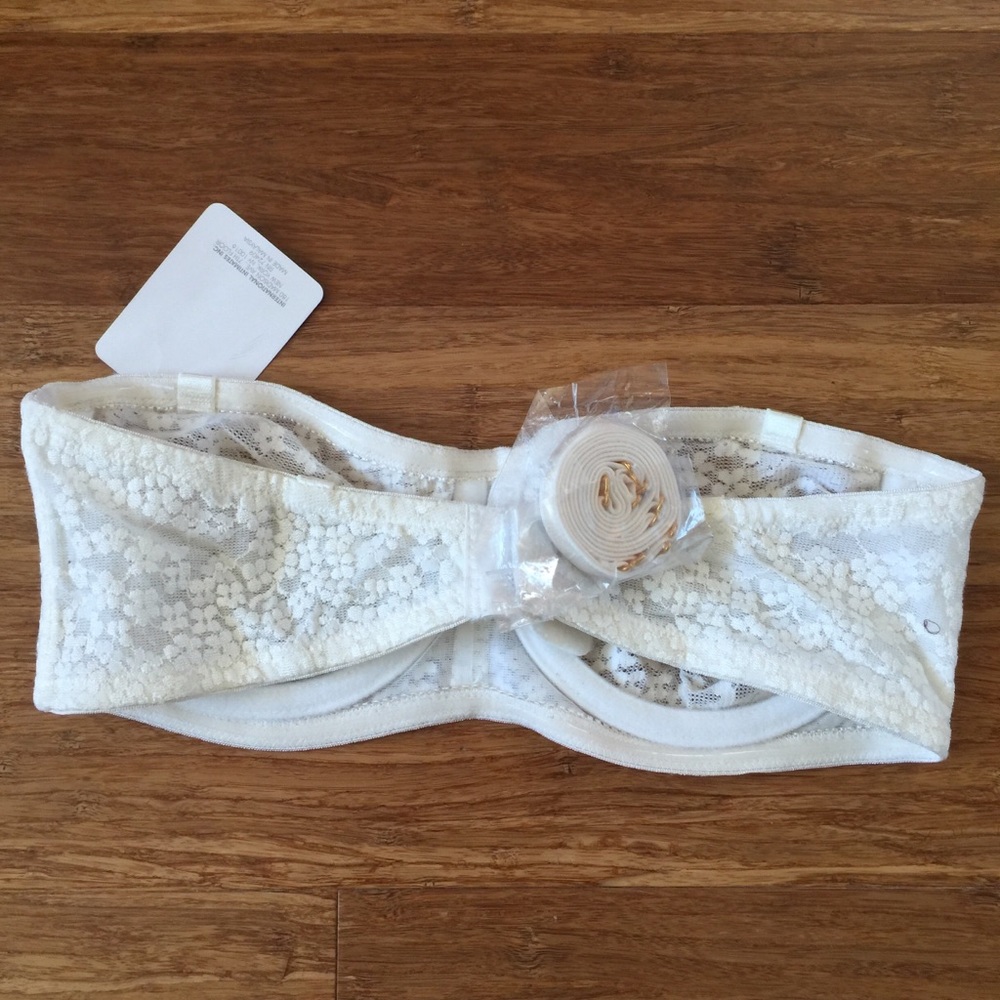 Beautiful Lace Bra by Rene Rofe 34D 🌺 - Picture 3 of 3
